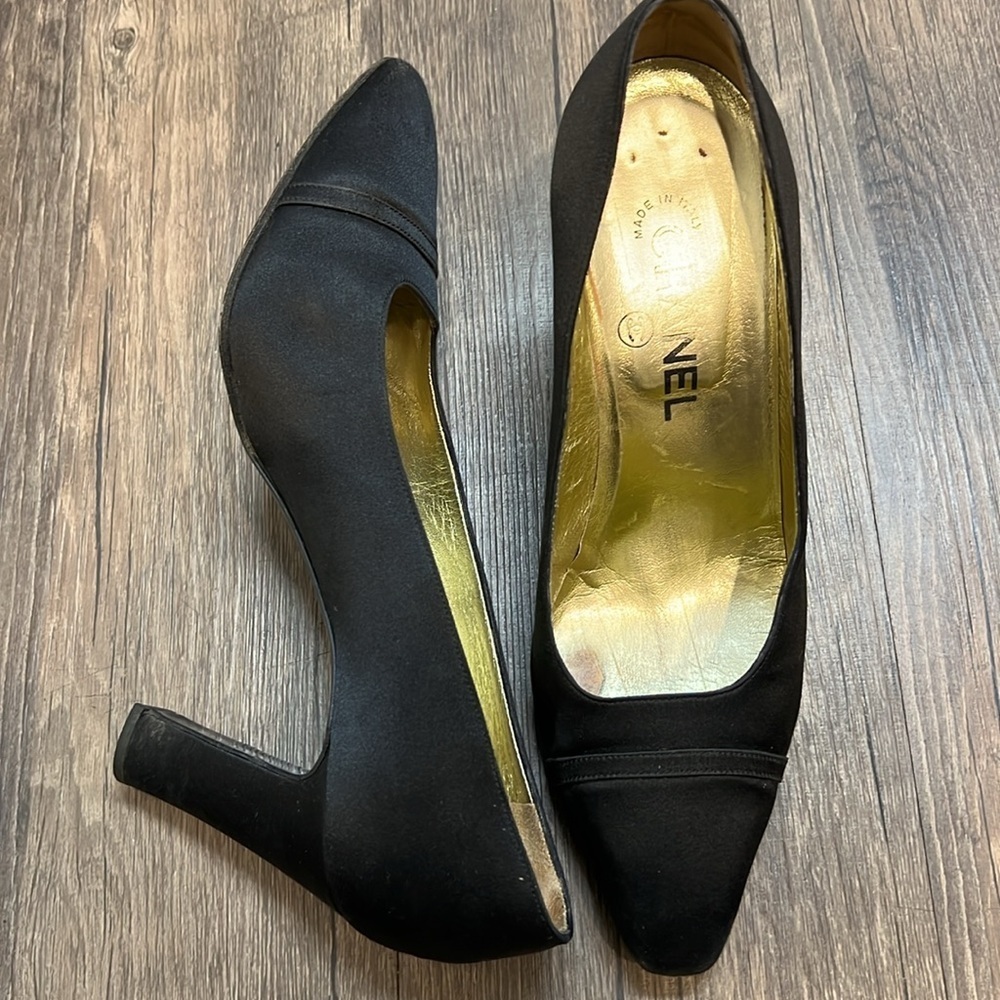 CHANEL Vintage Cap Toe Pumps Block Heels Black Suede Slip On Shoes Size 8.5 - Picture 14 of 15